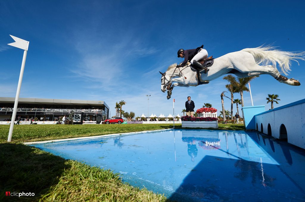 5c07983fc06a552b771351b3 17MET3 073743 HB